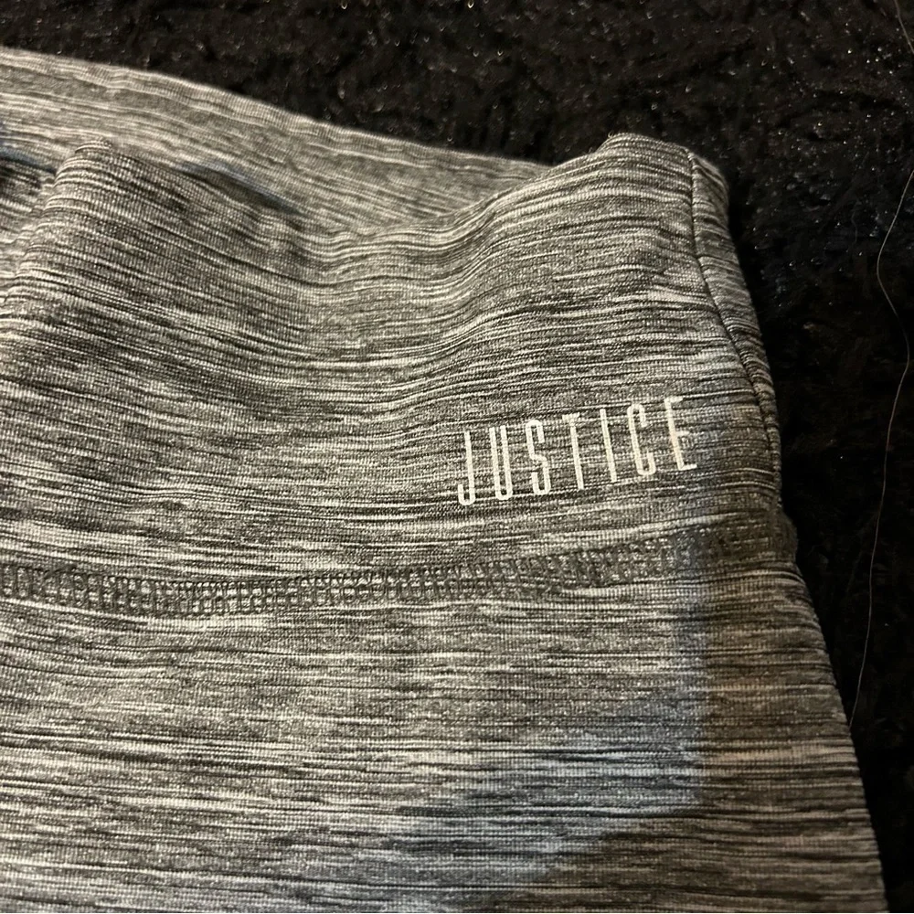 Size 8 GIRLS Justice Gray Capri Leggings A3